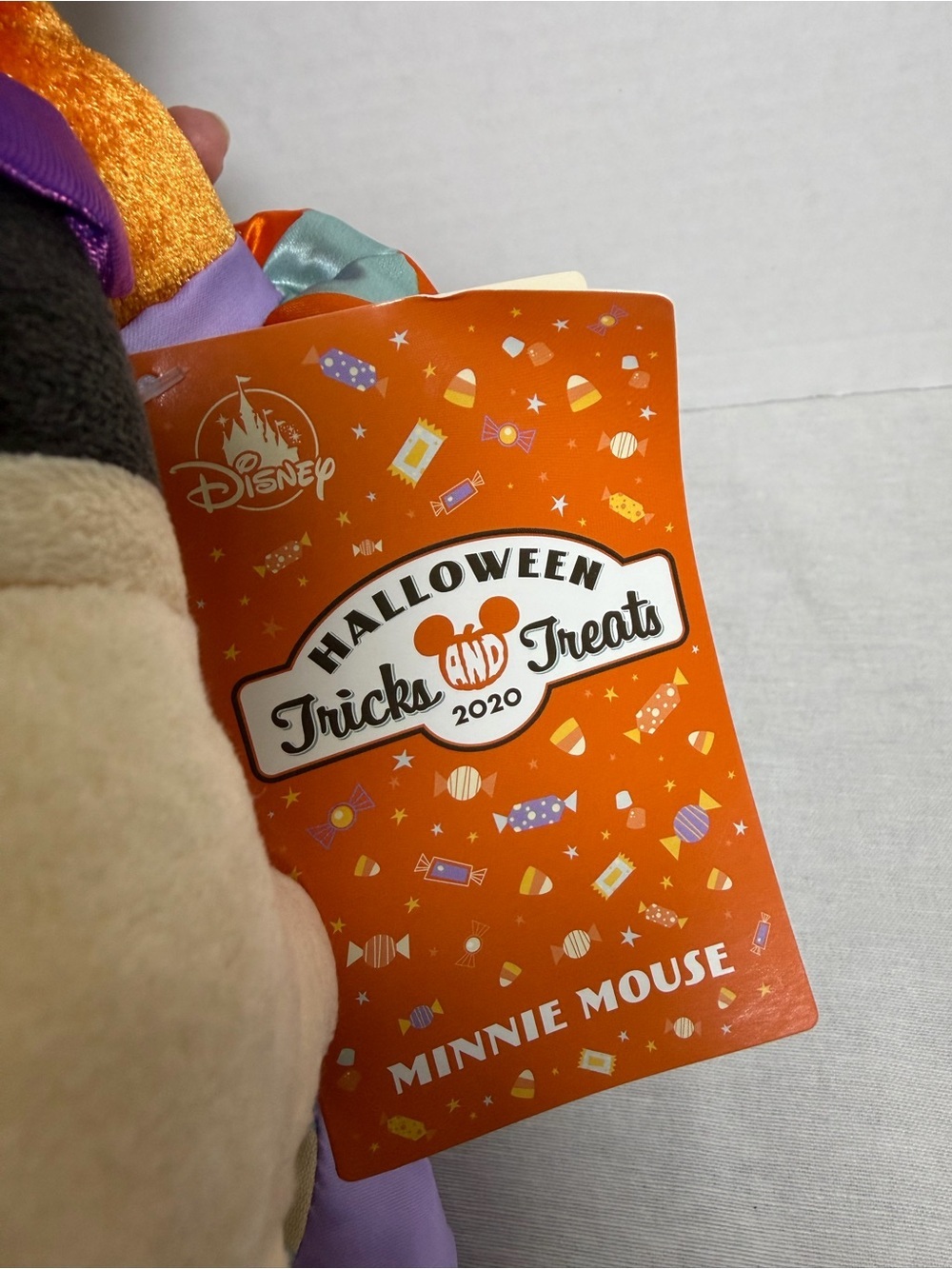 Disney Parks Minnie Mouse Halloween Tricks & Treats 2020 Plush NWT 16â Long - Picture 4 of 10